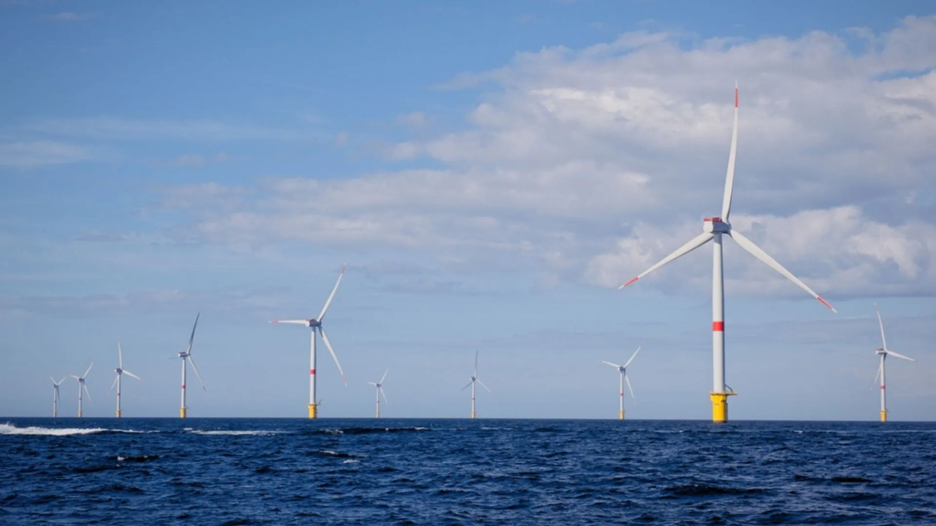Rosslare Europort lanza centro eólico marino en Irlanda