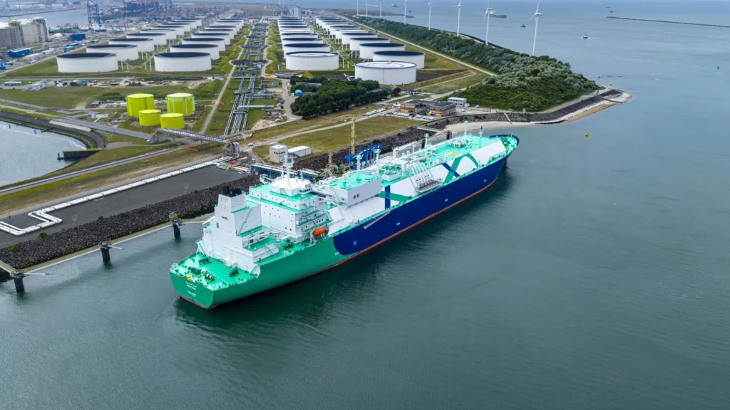 D.TRADING recibe cargamento de GNL estadounidense en la terminal Gate de Rotterdam para diversificar el suministro de gas en Europa.