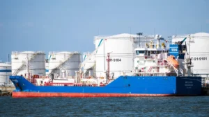Santos amplía su cartera de GNL con acuerdos en Asia y Canadá
