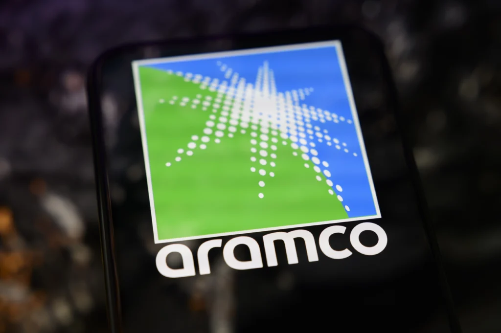 Aramco increases oil shipments outside the Strait of Hormuz to China