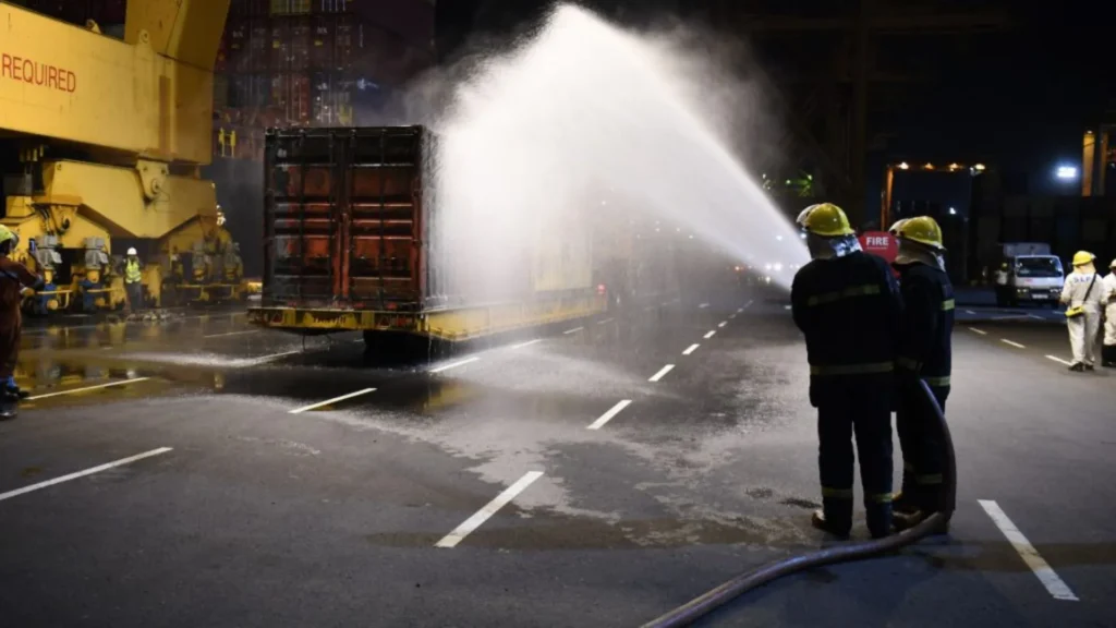 Se incendió un buque portacontenedores en Sri Lanka