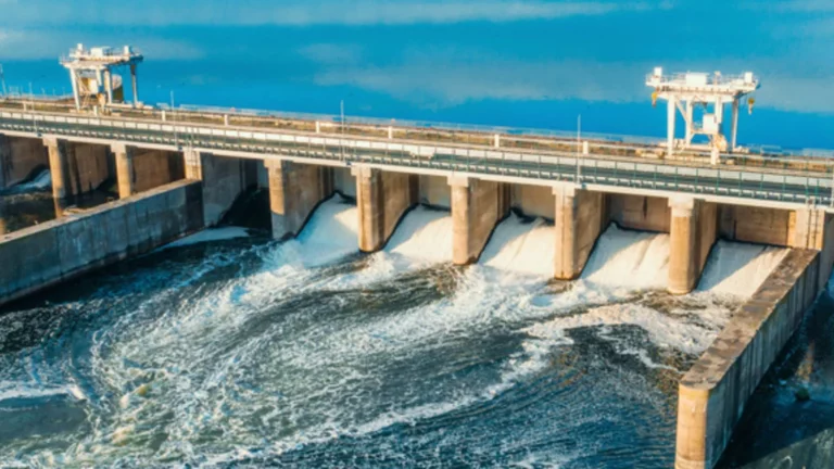 Sens, central hidroeléctrica en España
