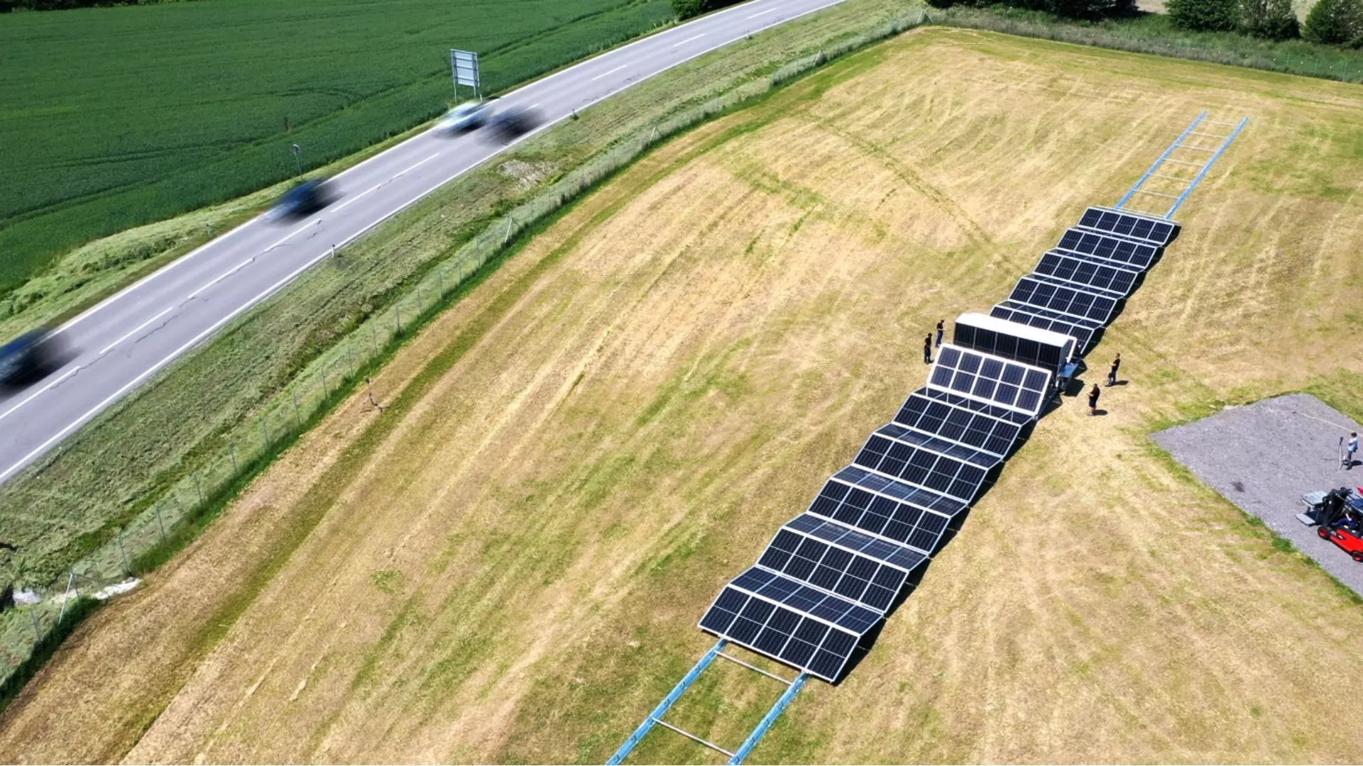 Demostración del despliegue del Solarcontainer. Fuente: Solarcont