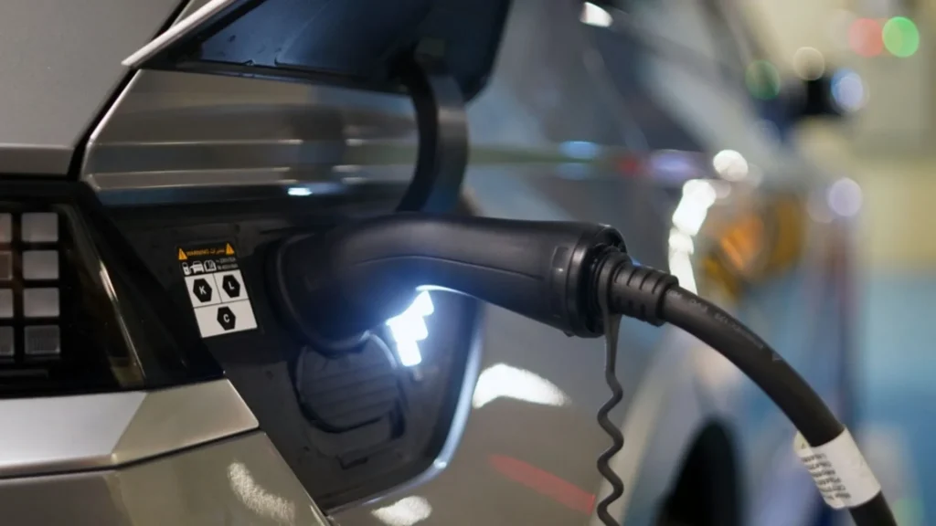 Stellantis y Zeta Energy desarrollan baterías de litio-azufre para mayor autonomía en lso vehículos eléctricos