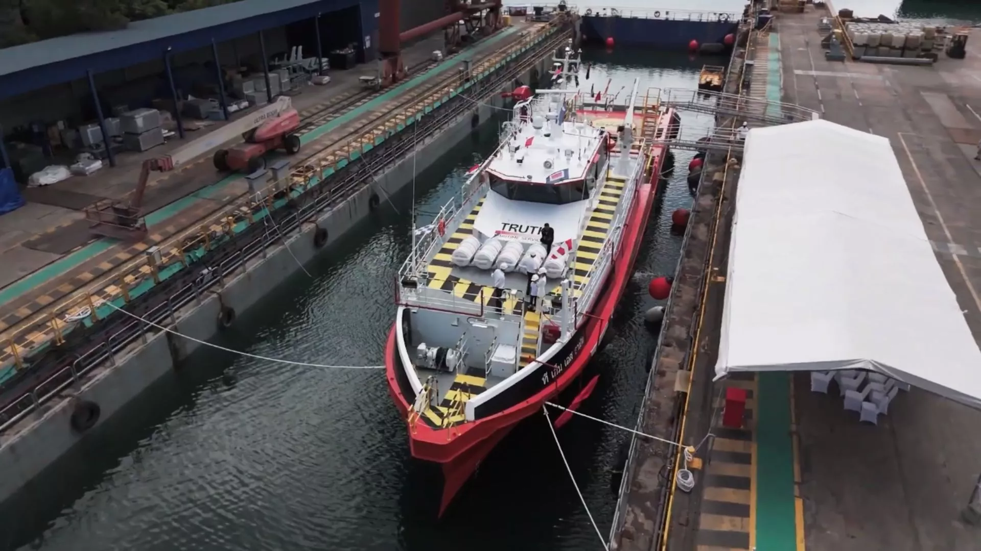 Una de las embarcaciones híbridas entregada a Truth Maritime Services. Fuente:  Prima Marine Public Company Limited