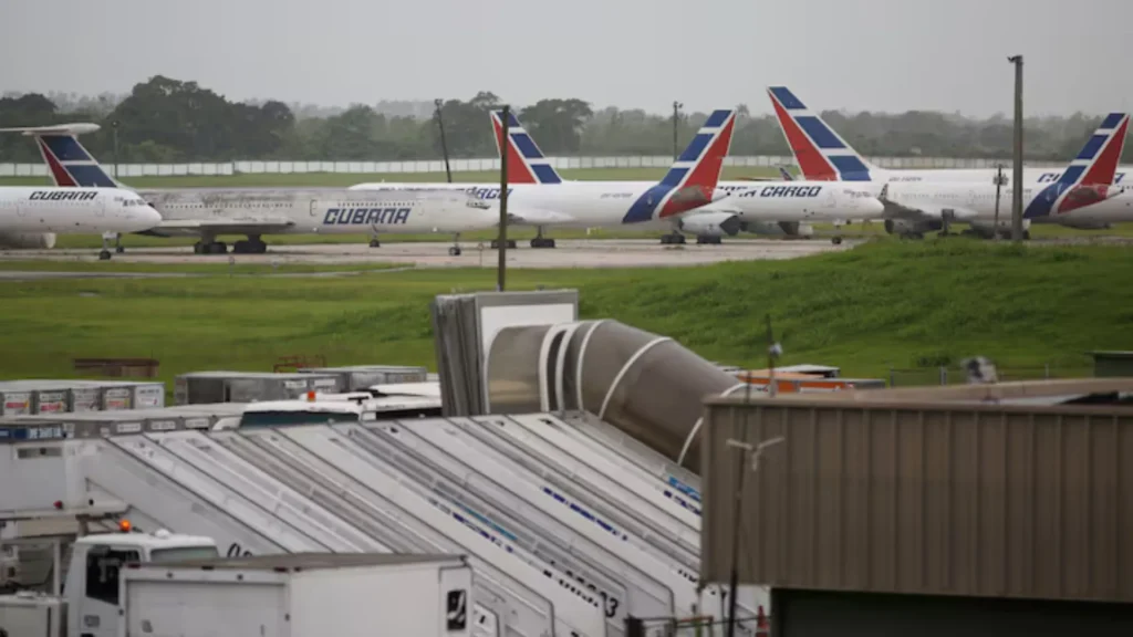 Canadian airlines suspend flights to Cuba due to lack of fuel on the island