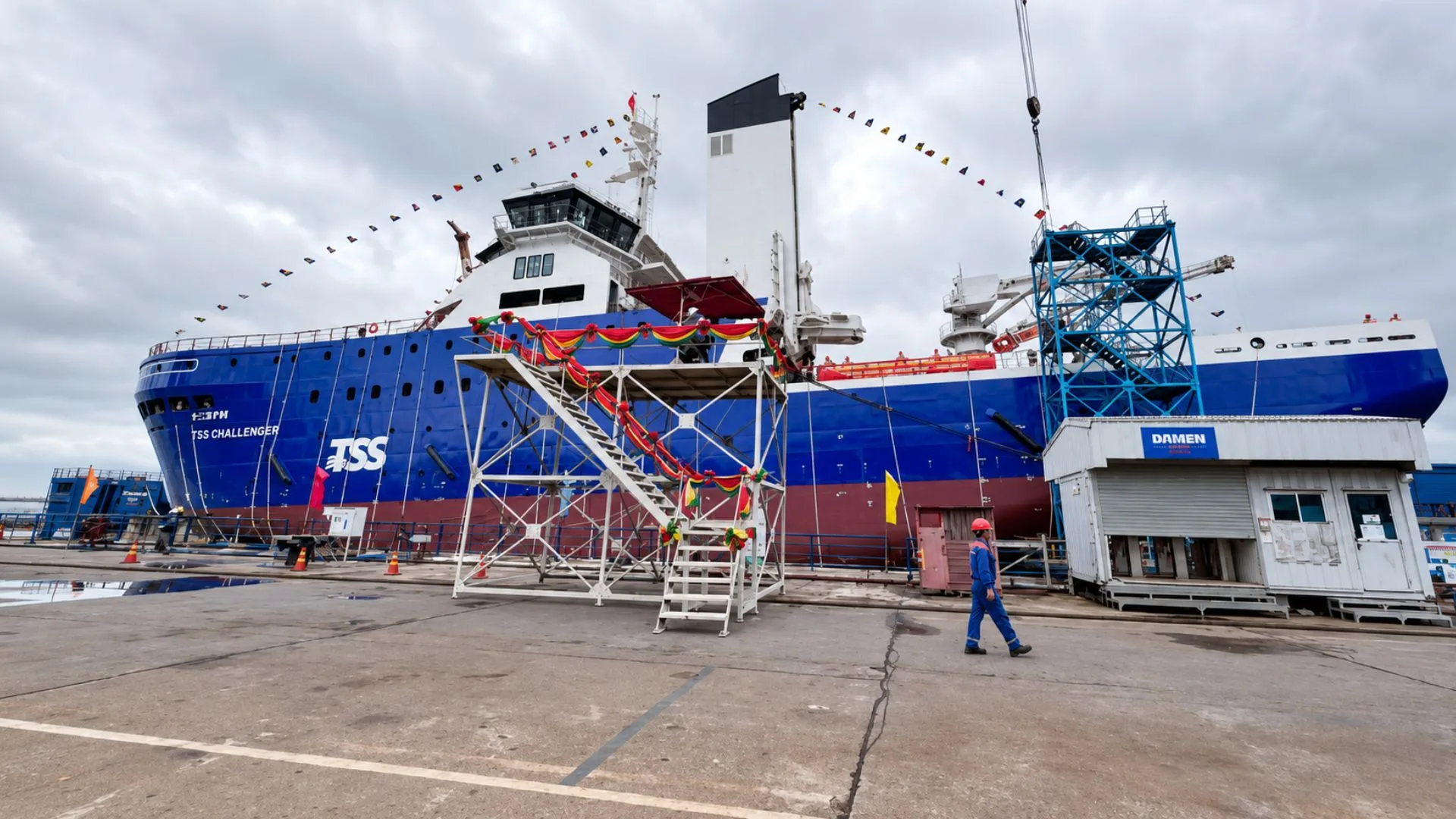 TSS Challenger, buque CSOV de TSSM construido por Damen en el astillero Ha Long de Vietnam.