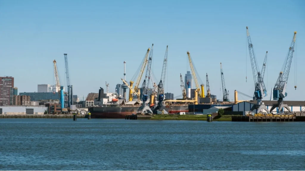 Port of Rotterdam to host new military terminal at Maasvlakte 2