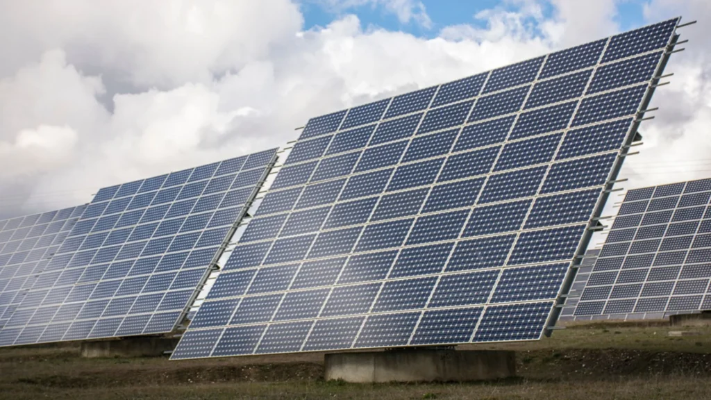 Las empresas Tesla y Zelestra firman acuerdo de energía limpia