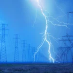 storms sobre líneas eléctricas en Estados Unidos afectan la red de transmisión.