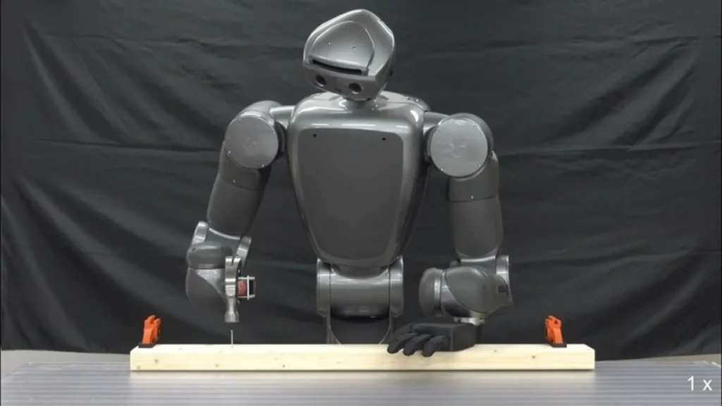 Torobo El robot carpintero hecho en Japón
