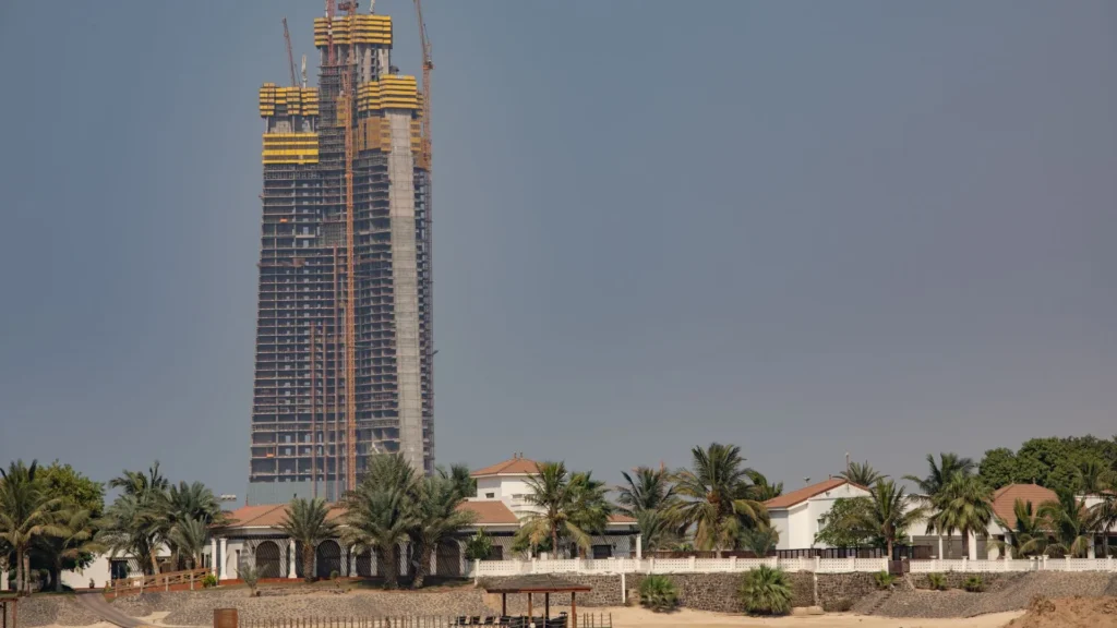 Kingdom Holding restarts construction of the Jeddah Tower, the tallest in the world!