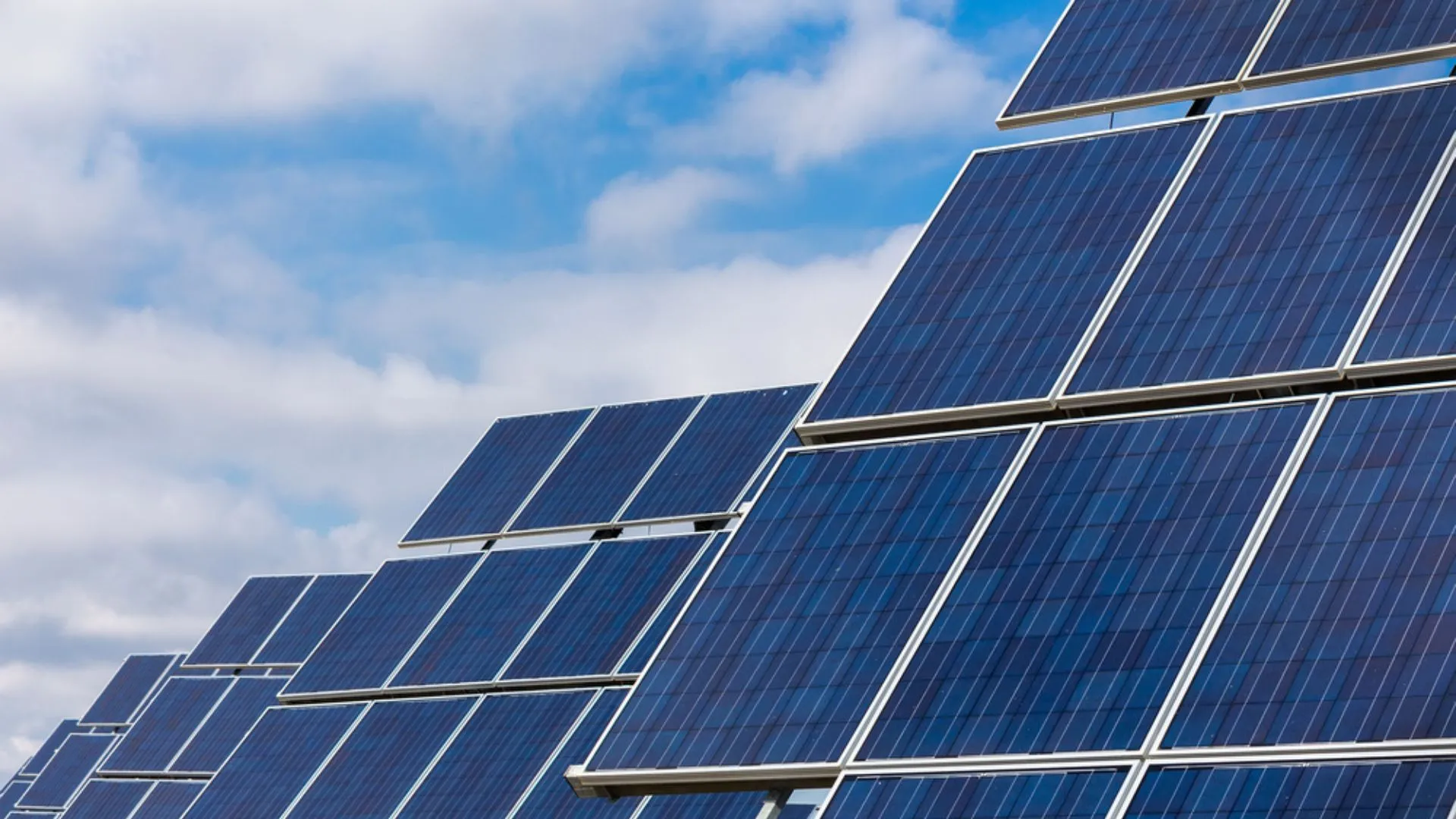 TotalEnergies inaugura planta solar en Sevilla