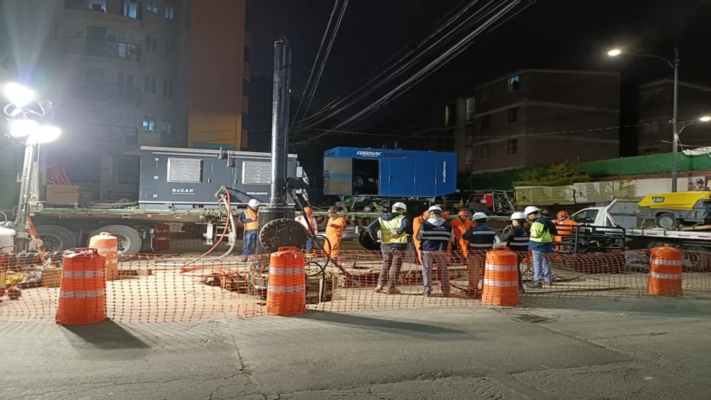 Trabajos de reubicación de infraestructura de gas en zona urbana de la Ciudad de México, como parte del proyecto RECAP de Naturgy.