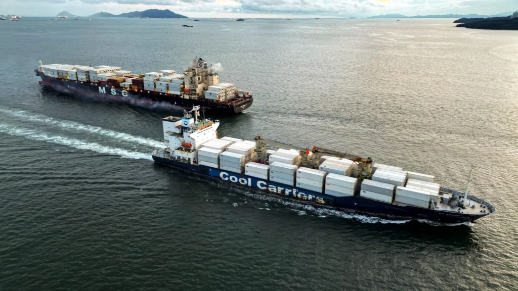 China presiona logística global con buques panameños