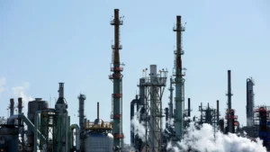 UE revisa norma de metano mientras la AIE evalúa reservas petroleras