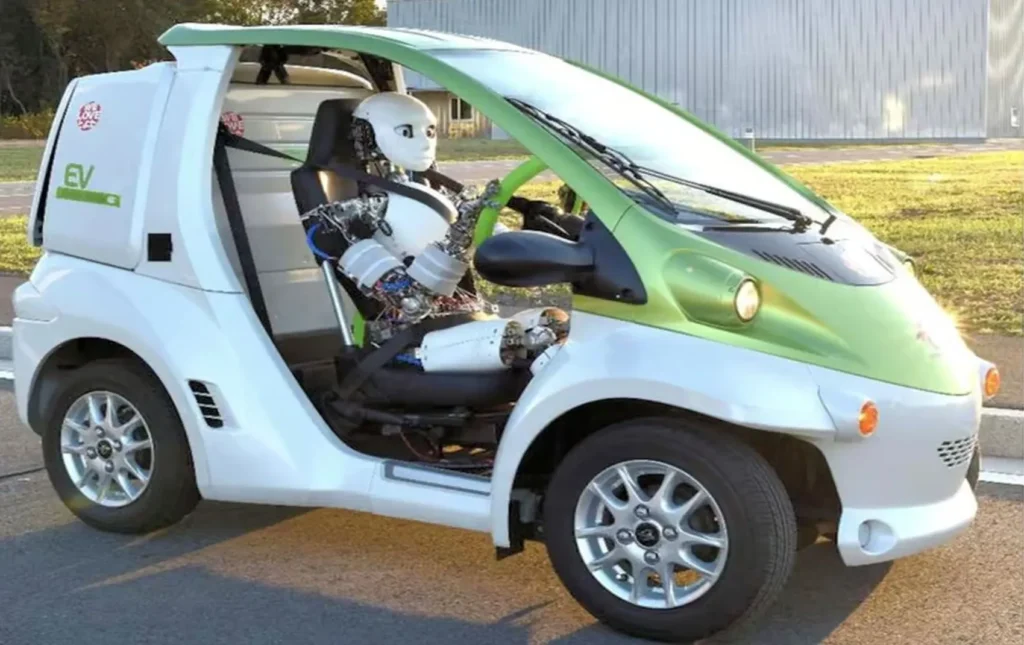 Un chofer humanoide se apodera del volante de un robotaxi