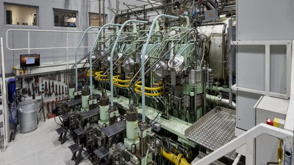 El motor de amoníaco de dos tiempos para reducir emisiones por Man Energy Solutions