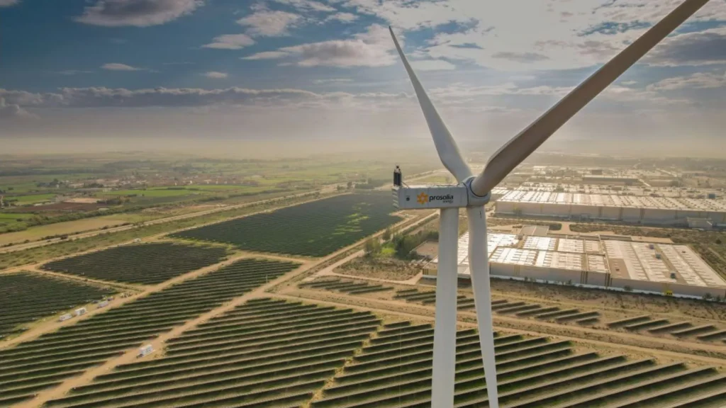 Un proyecto pionero Stellantis Zaragoza de energía eólica y solar