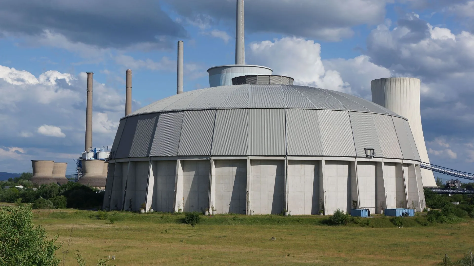Uniper expande su negocio eléctrico hacia empresas medianas