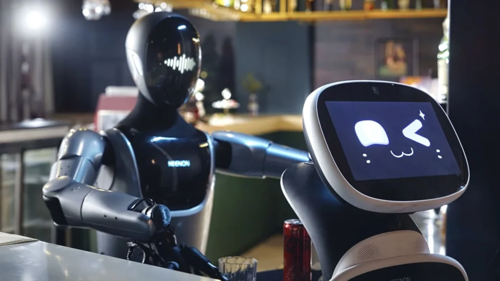 Robótica: KEENON muestra XMAN-R1 y nuevos KLEENBOT.
