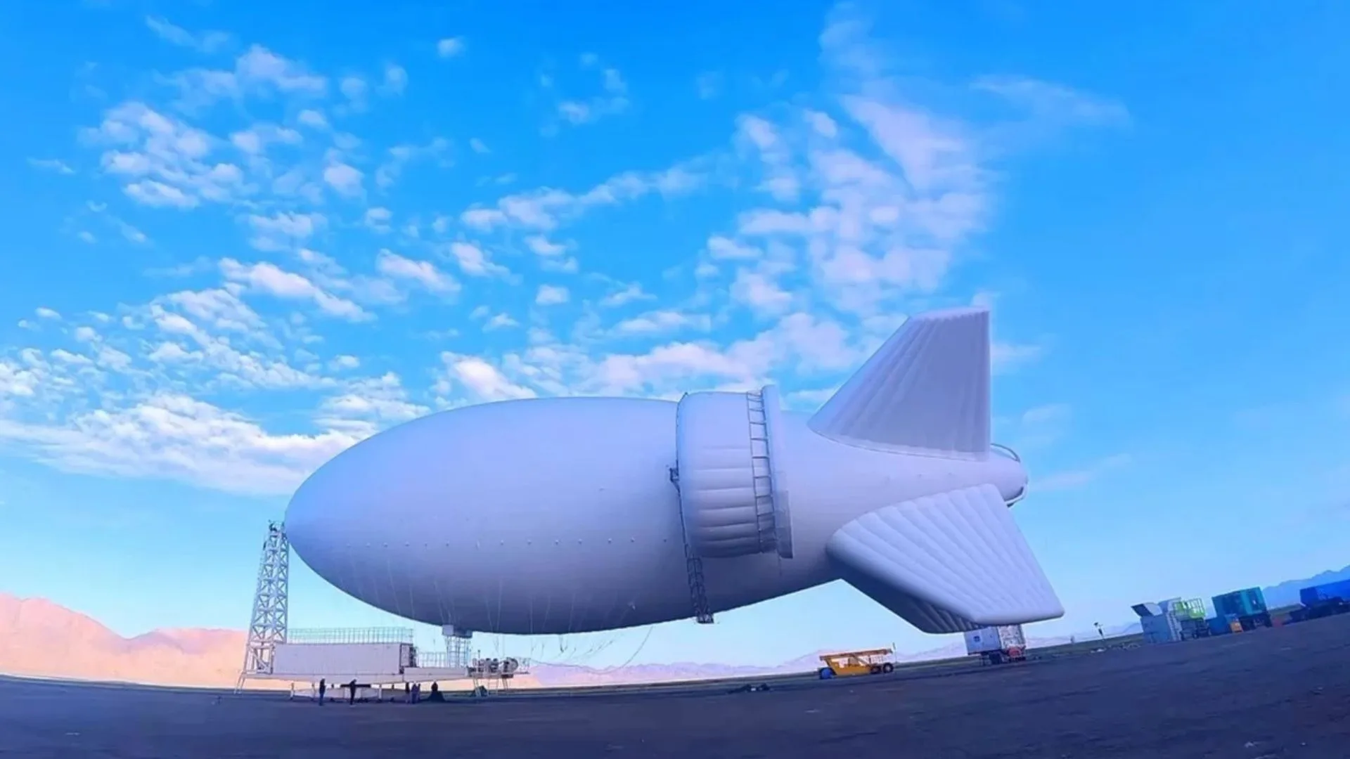 Aeronave S4000 para generar energía eólica con vientos de gran altitud en China.