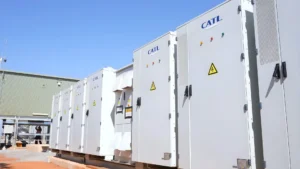 Almacenamiento de energía en baterías podría eliminar hasta 30 GW de respaldo fósil