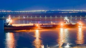 Dajin bota el KING TWO, su buque de cubierta para la eólica offshore