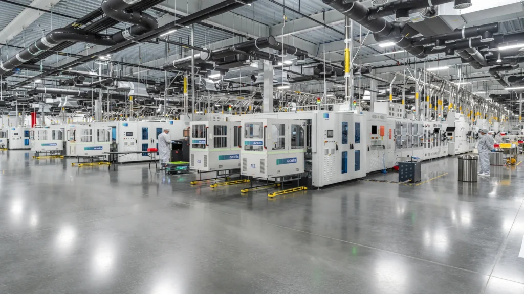 Instalaciones de fabricación de Qcells en Cartersville, Georgia, donde la empresa inició la producción de células solares en la primera planta solar integrada verticalmente de Estados Unidos.