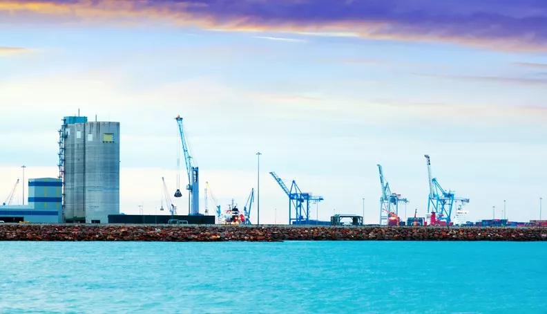 centro de energía eólica marina flotante