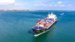 Crowley impulsa la formación de líderes marítimos con becas