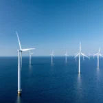 Parque de offshore wind energy con aerogeneradores instalados frente a la costa de Taiwán.