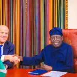 Reunion entre Claudio Descalzi de Eni y el presidente Bola Tinubu