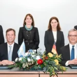 Firma del contrato de exportación de GNL