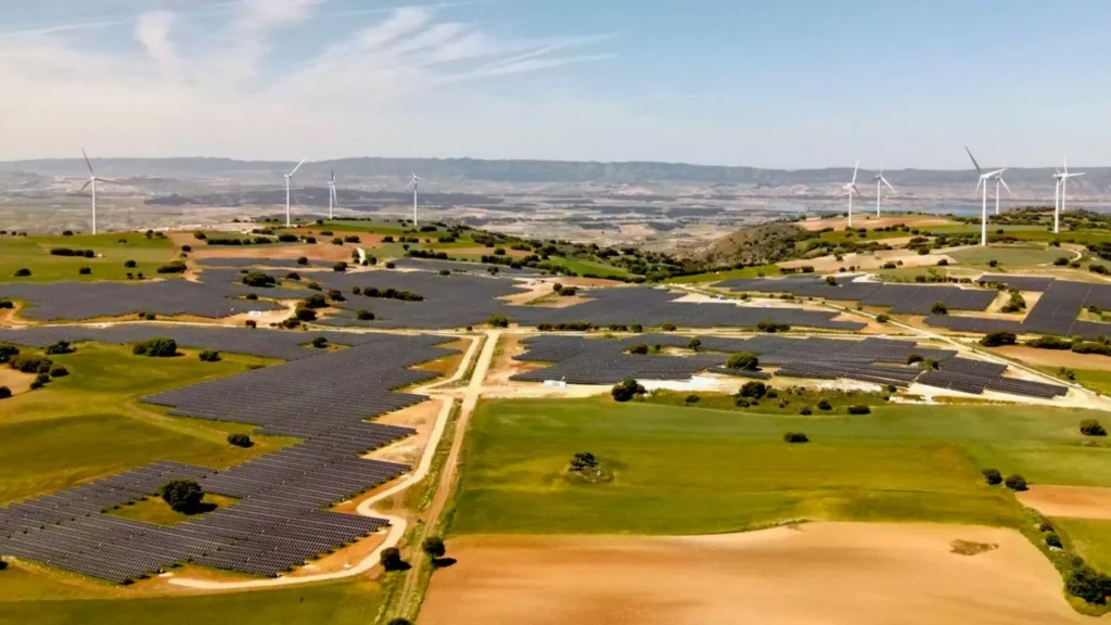 ACCIONA Energía inaugura nueva planta híbrida