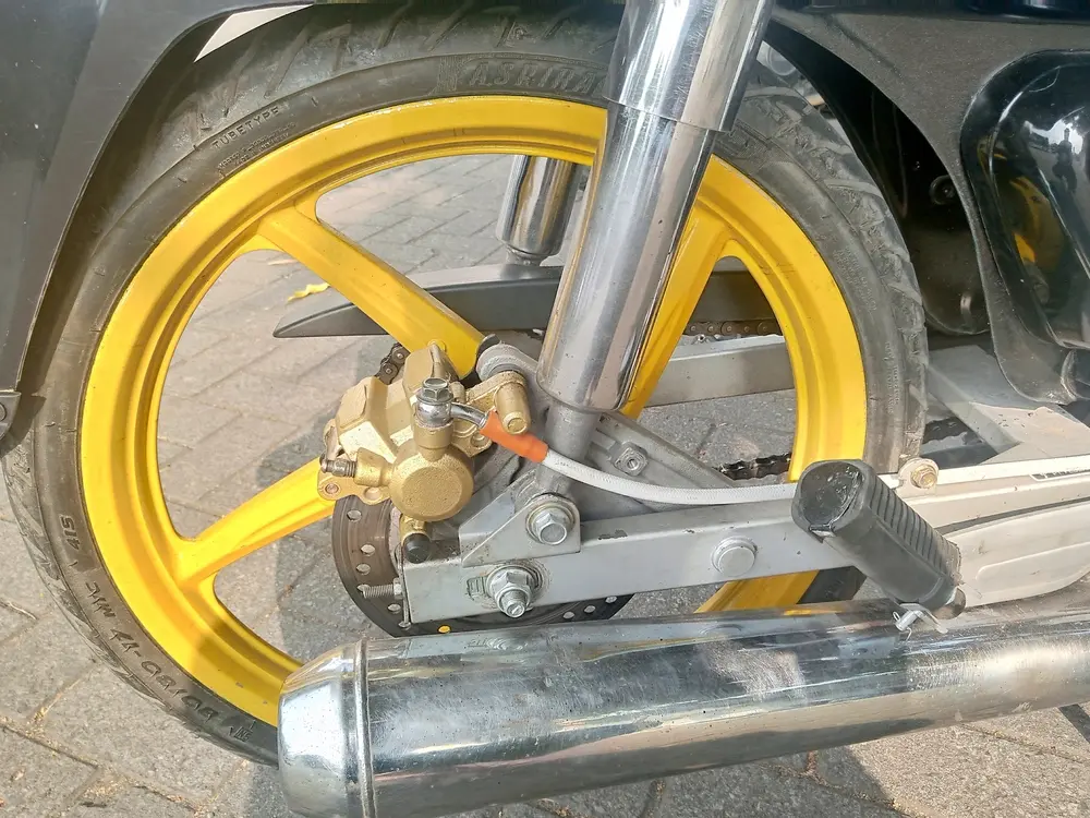 Diseñan motocicleta alimentada con hidrógeno y etanol procedente de la naturaleza
