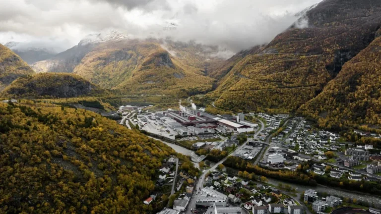 Planta de aluminio de Hydro en Noruega con suministro eléctrico de Statkraft.