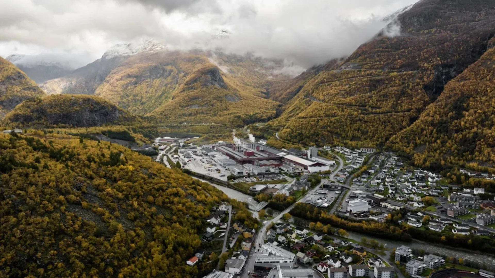 Planta de aluminio de Hydro en Noruega con suministro eléctrico de Statkraft.