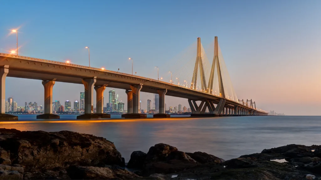 Bandra-Worli Sea Link inicia su primera inspección subacuática en 16 años