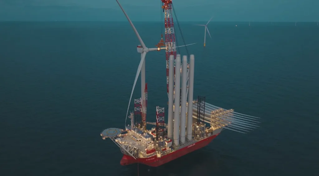 Installation of wind turbines at the Sofica wind farm