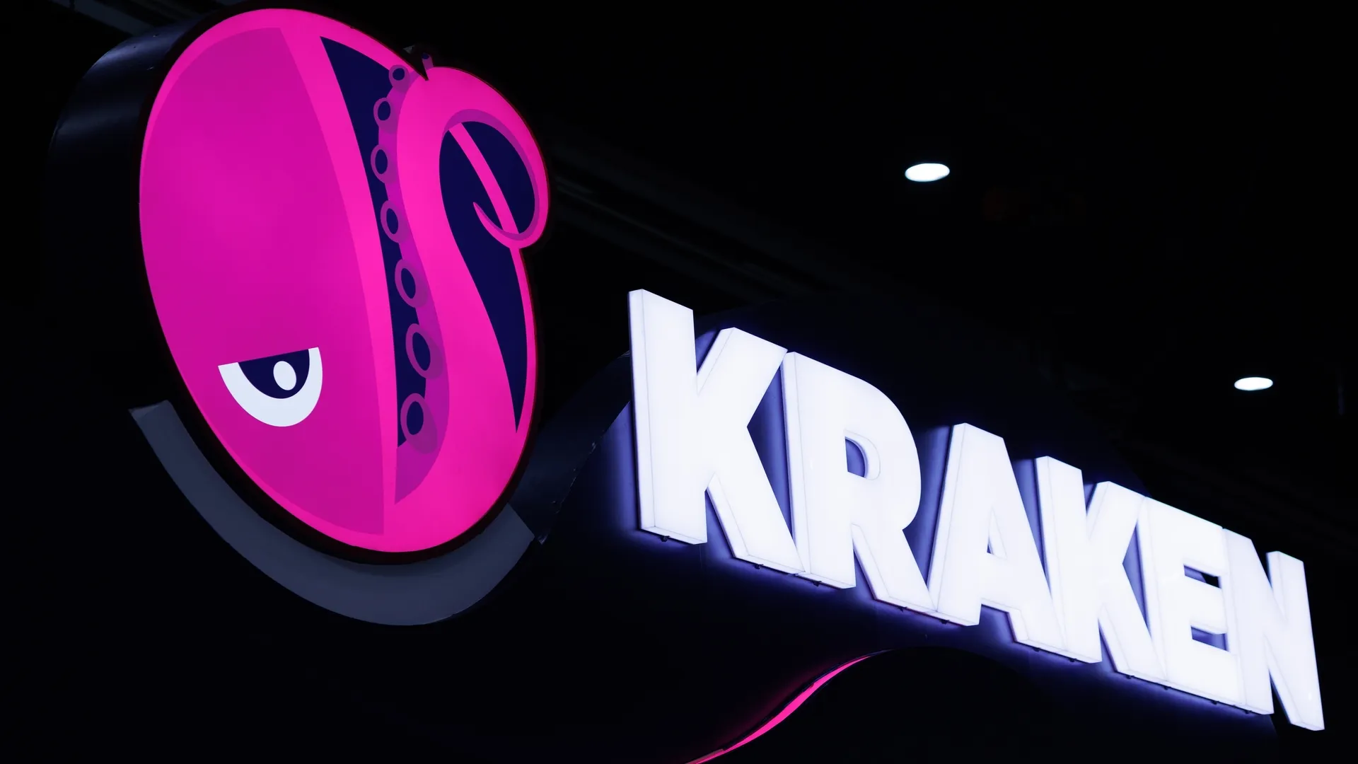 Logotipo iluminado de Kraken Technologies