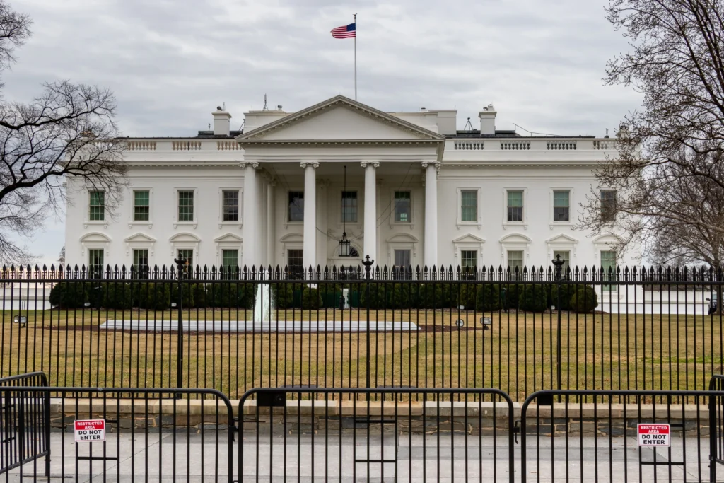 White House and tech companies define new security tests for AI