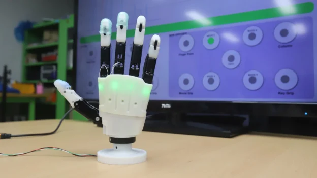 Una mano robótica protésica ideal para personas amputadas