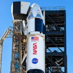 Nave Dragon de SpaceX preparada para la misión Crew-13 de la NASA antes de su lanzamiento.