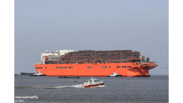 Nguya FLNG zarpando rumbo al Congo