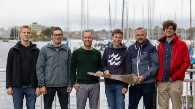 Equipo de HAW Kiel con prototipo de las palas de rotor sostenible