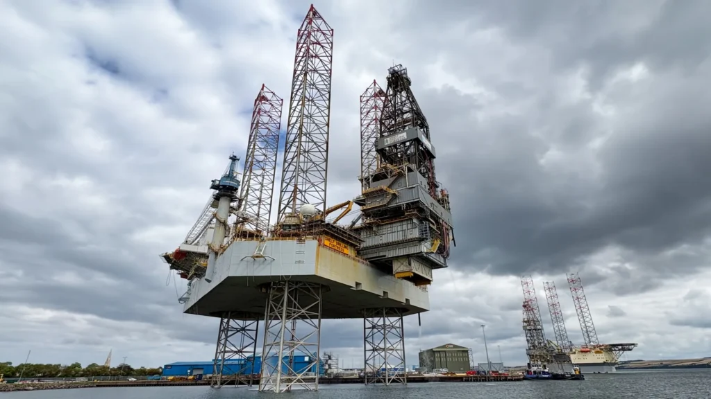 Paratus Energy vende su negocio de plataformas autoelevables a CME y Borr Drilling