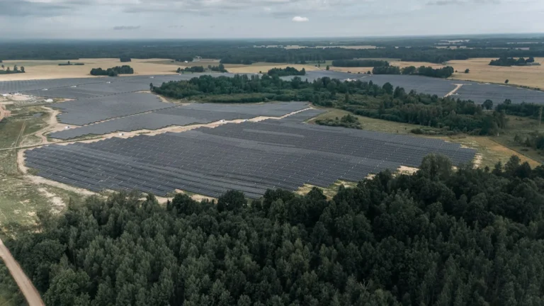 primer parque solar en Letonia de la compañía