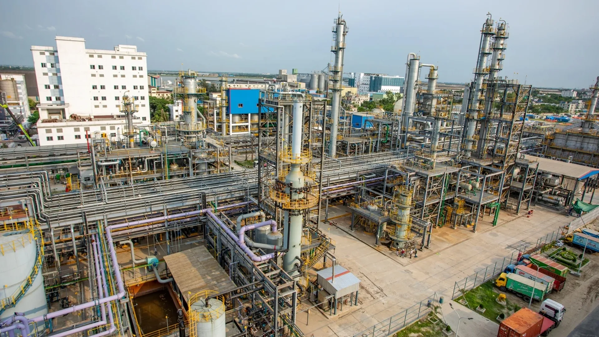Meghna PVC Limited en Bangladesh compañía implementa AssetKeeper de Jotun para reforzar la integridad del acero y optimizar la gestión proactiva de corrosión en sus activos.