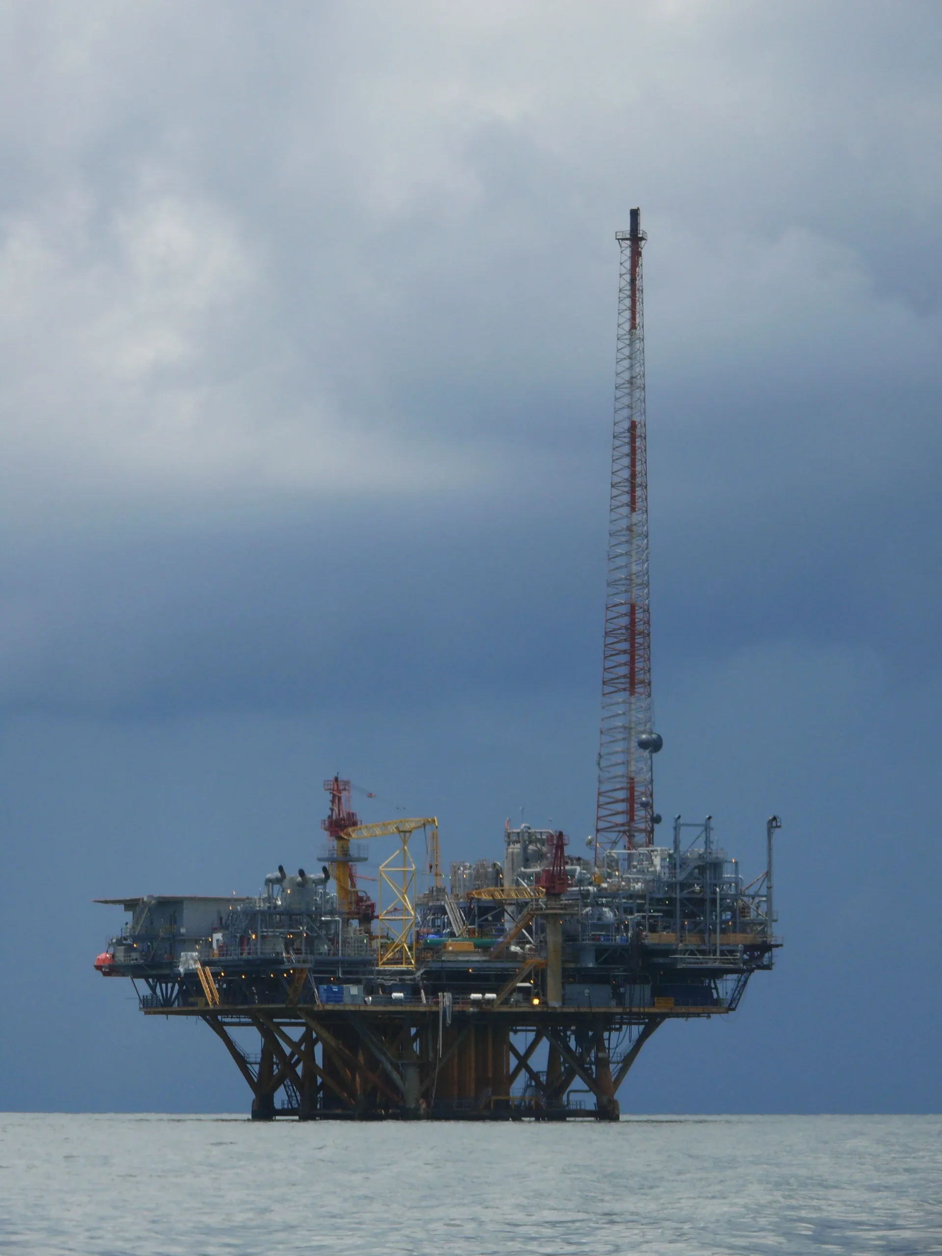 Plataforma offshore vinculada al descubrimiento de gas de Petrobras y Ecopetrol en el Caribe colombiano.